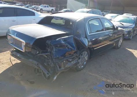 2005 Lincoln Town Car Signature Limited из США, поврежденный, VIN 1LNHM82W15Y664609